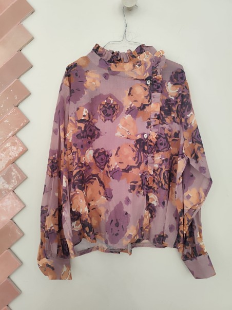 camisa con cuello malva